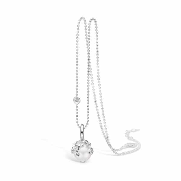 Blossom 14 kt hvidguld perle vedhæng med 4 brill i alt 0,04 ct, sølv halskæde, 80 cm